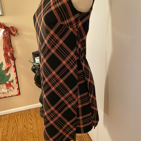 Plaid Sleeveless Dress - Picture 3 of 5
